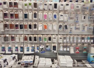 미얀마 휴대전화 액세서리 시장 붕괴…소매점 줄폐업과 가격 폭등 악화