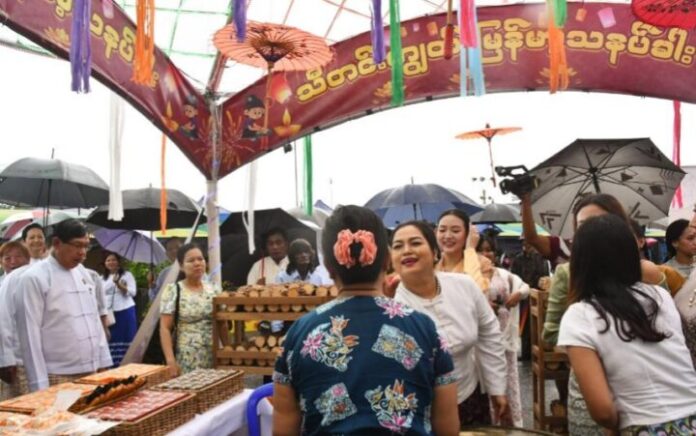 Thadingyut Market