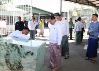 제60회 미얀마 보석 박람회 개막식, 민아웅흘라잉 위원장 참석