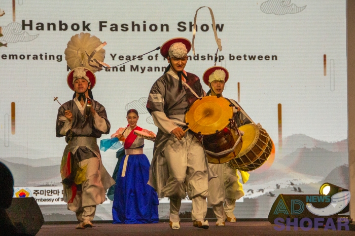 251216 Hanbok Show 004