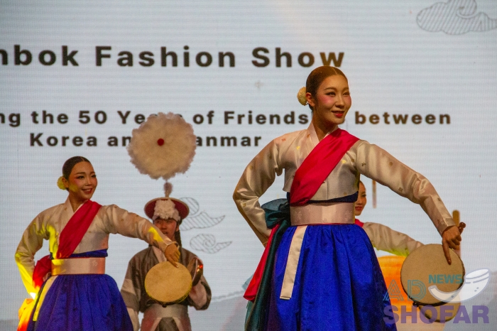 251216 Hanbok Show 005