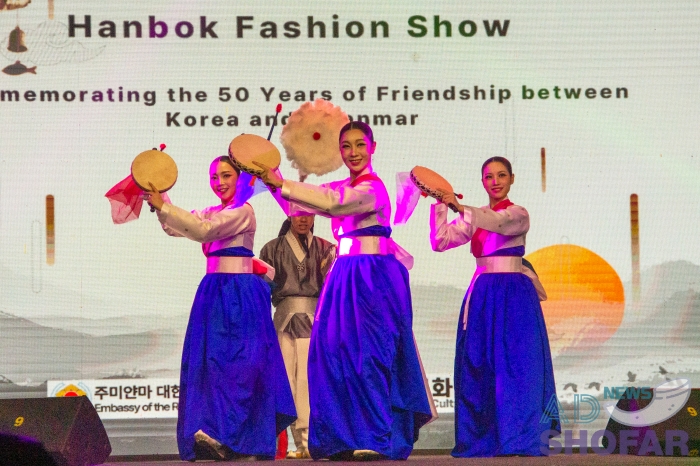 251216 Hanbok Show 006