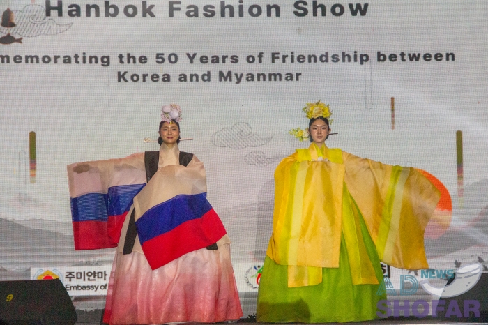 251216 Hanbok Show 007