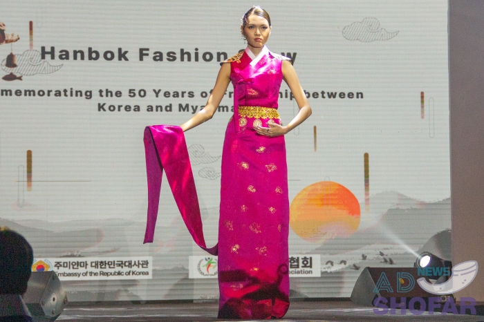 251216 Hanbok Show 009