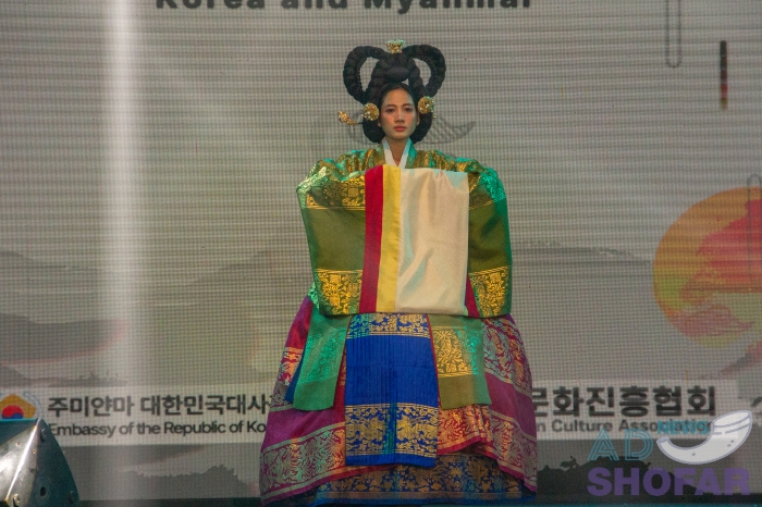 251216 Hanbok Show 020