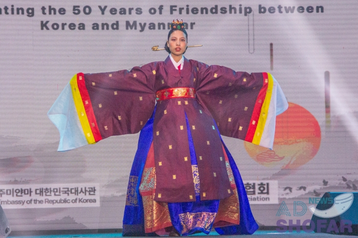 251216 Hanbok Show 021