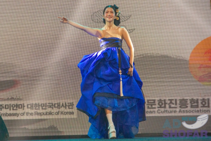 251216 Hanbok Show 023