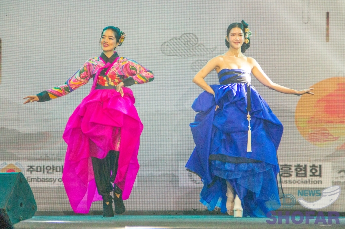 251216 Hanbok Show 024