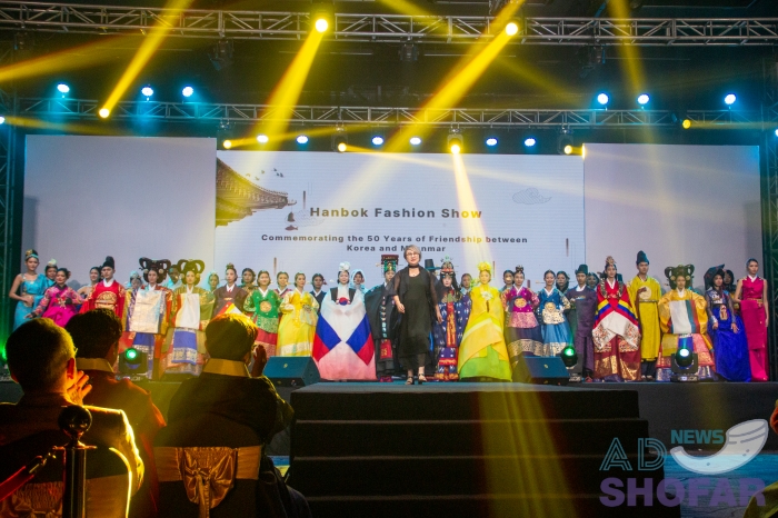 251216 Hanbok Show 035