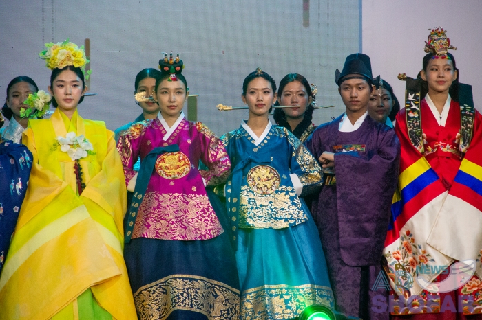 251216 Hanbok Show 040