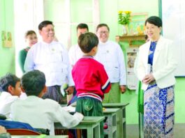 미얀마, 어른 10명 중 1명은 학교 한 번도 안 갔다? 최신 통계가 보여준 충격적인 미얀마 교육 현실