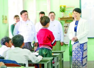 미얀마, 어른 10명 중 1명은 학교 한 번도 안 갔다? 최신 통계가 보여준 충격적인 미얀마 교육 현실