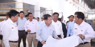 민아웅흘라잉 위원장, 제지공장 생산 강화 통해 외화 지출 감소 강조