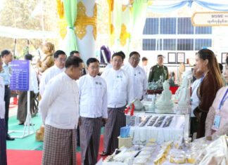 미얀마 최대 규모 영세중소기업 상품전 개최…전통 음식·전기차 한자리에