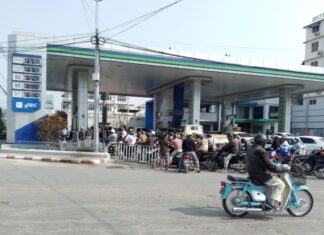 미얀마 2부제 운행 실시, 석유 대란…이란-이스라엘 충돌 여파로 Tachileik 타운십 연료 공급 멈춤