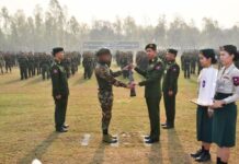 미얀마 군부, 국민방위군 대규모 투항식, 무기 반납 행사 개최…실제 항복 여부 논란